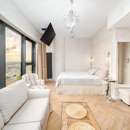 아파트 Ans Hanza Tower 17th Floor With View, Swimming Pool Area With Saunas, Viewing Terrace *