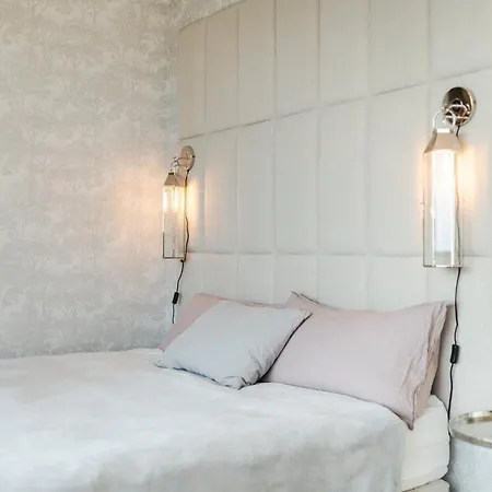 Ans Hanza Tower 17th Floor With View, Swimming Pool And Saunas Not Opened From 12-28 November *