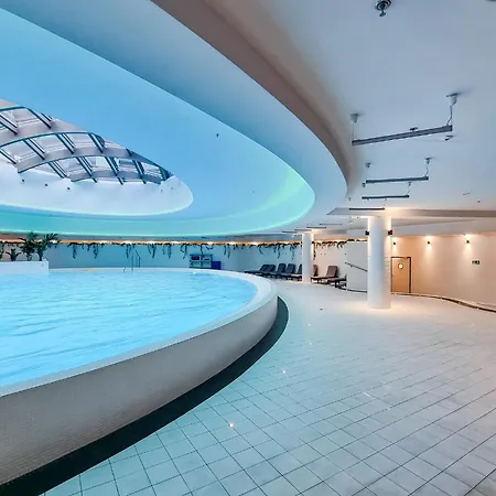 Hanza Tower No 1704 - 17th Floor, Swimming Pool, Jacuzzi, Viewing Terrace *