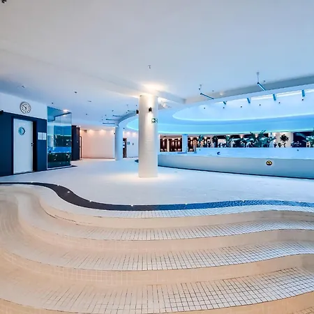 Ans Hanza Tower 17th Floor With View, Swimming Pool Area With Saunas, Viewing Terrace 아파트