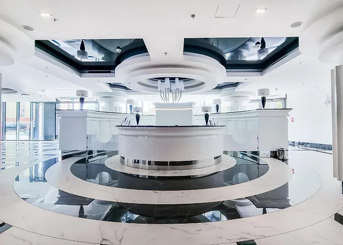 Ans Hanza Tower 17th Floor With View, Swimming Pool Area With Saunas, Viewing Terrace Apartment *