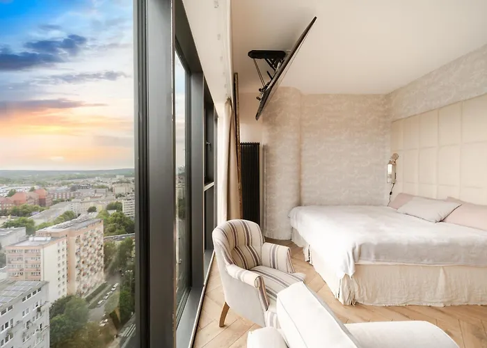 Ans Hanza Tower 17th Floor With View, Swimming Pool Area With Saunas, Viewing Terrace Apartment