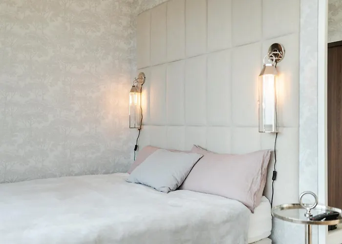 Ans Hanza Tower 17th Floor With View, Swimming Pool Area With Saunas, Viewing Terrace *