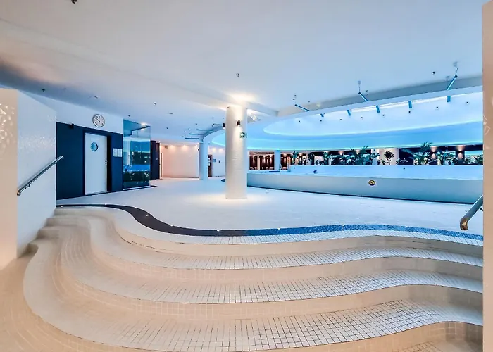 Ans Hanza Tower 17th Floor With View, Swimming Pool Area With Saunas, Viewing Terrace Apartment